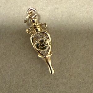 Q-POT HARRY POTTER GOOD LUCK POTION CHARM
